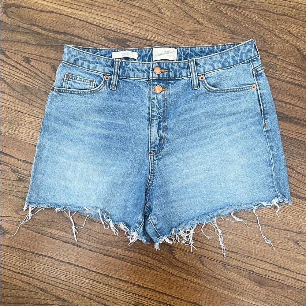 Universal Thread High-Rise Vintage Midi Raw Frayed Hem Jean Shorts - Picture 2 of 6